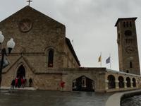 Die Kirche am Mandraki-Hafen