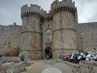 Eines der Stadttore von Rhodos