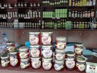 Wir probieren Thymian- und Pinienhonig