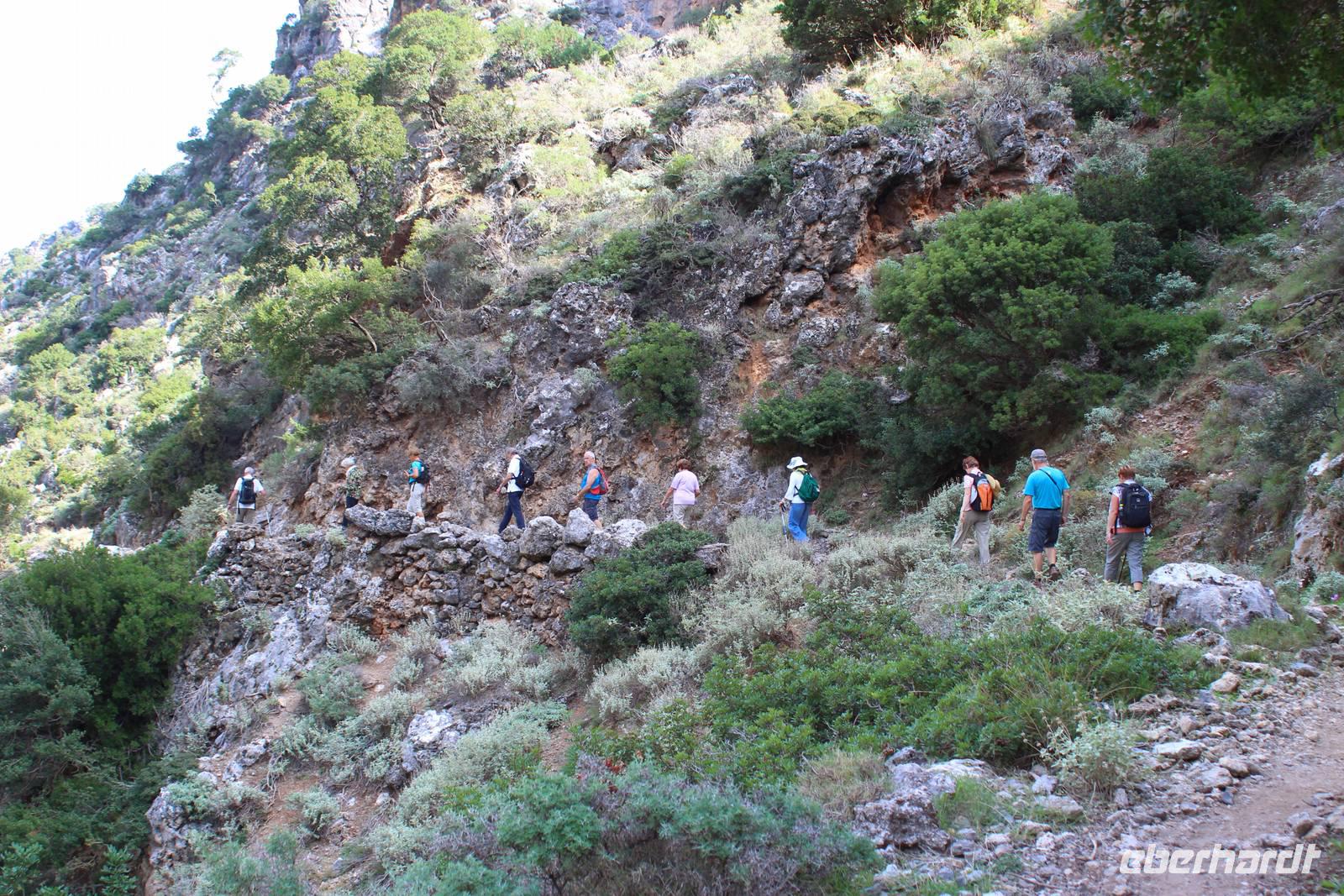 Reisegäste auf dem Weg nach Polirrinia