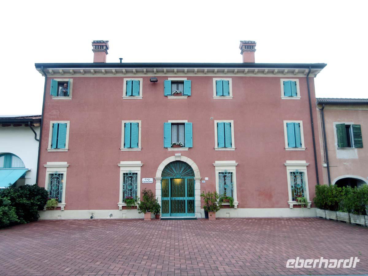  Unser Hotel in Pradelle