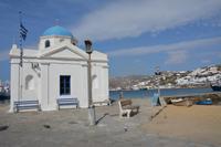 Kirche an der Uferpromenade auf Mykonos