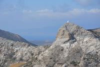 Kirche auf dem Berg beim Dorf Filoti
