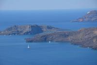 Blick auf die Nachbarinseln von Santorini