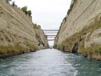 Im Kanal von Korinth