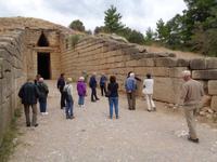 Vor dem Schatzhaus des Artreus