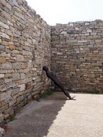 Delos mit Skulpturen von Antony Gromley