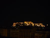 Athen: Blick auf die Akropolis bei Nacht