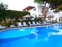 Pool unseres Hotels auf Naxos