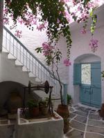 Innenhof im Dorf Chalki