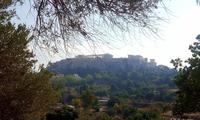 Blick von der Agora auf die Akropolis