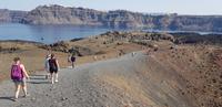 Spaziergang zum Vulkankrater von Nea Kameni