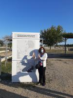 Pella - Erklärungen durch unsere griechische Reiseleiterin Anastasia