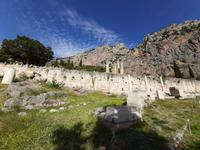 Delphi - Säulenhalle der Athener und Apollontempel