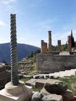 Delphi - Schlangensäule von Plataea und Apollontempel