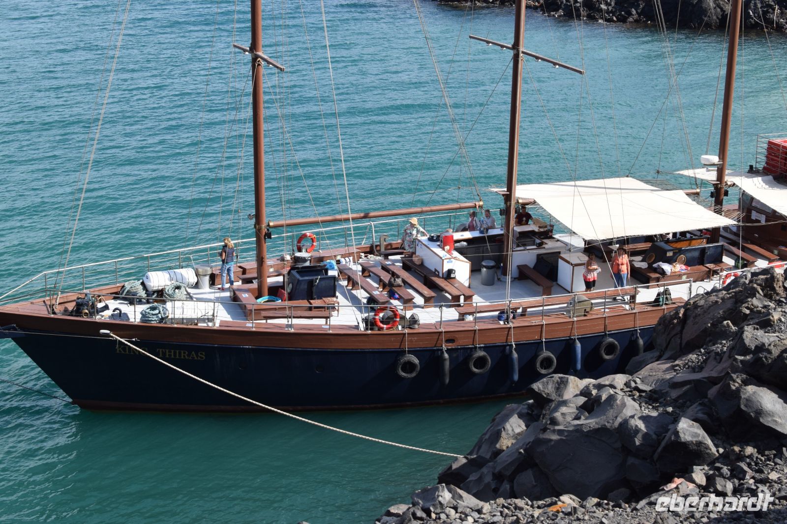 Ausflugsboot zu den Kameni-Inseln 