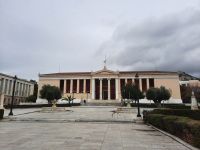 Athener Trilogie - Universität 