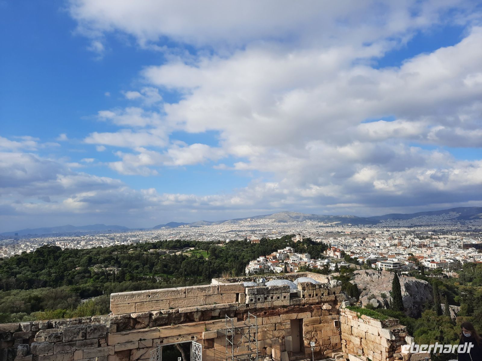 Blick von der Akropolis auf die Stadt...