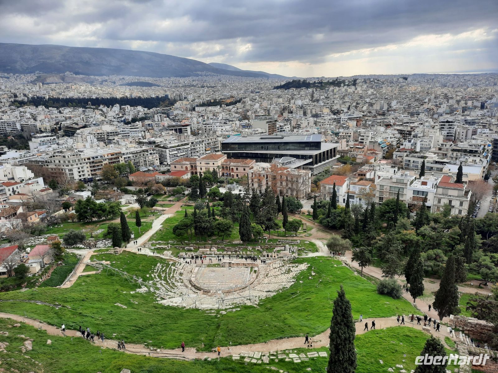 Blick von der Akropolis auf die Stadt...