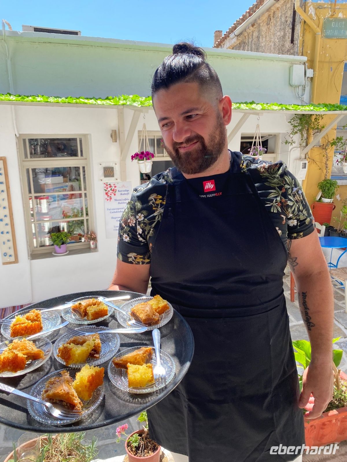Pause - griechischer Kaffee und Baklava