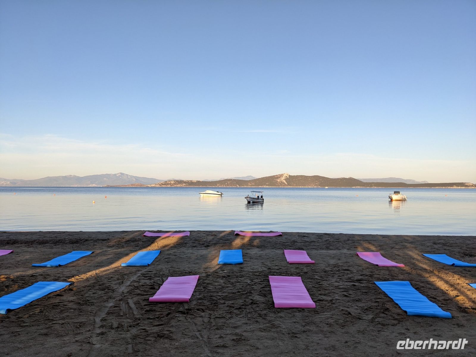030 Yoga am Strand