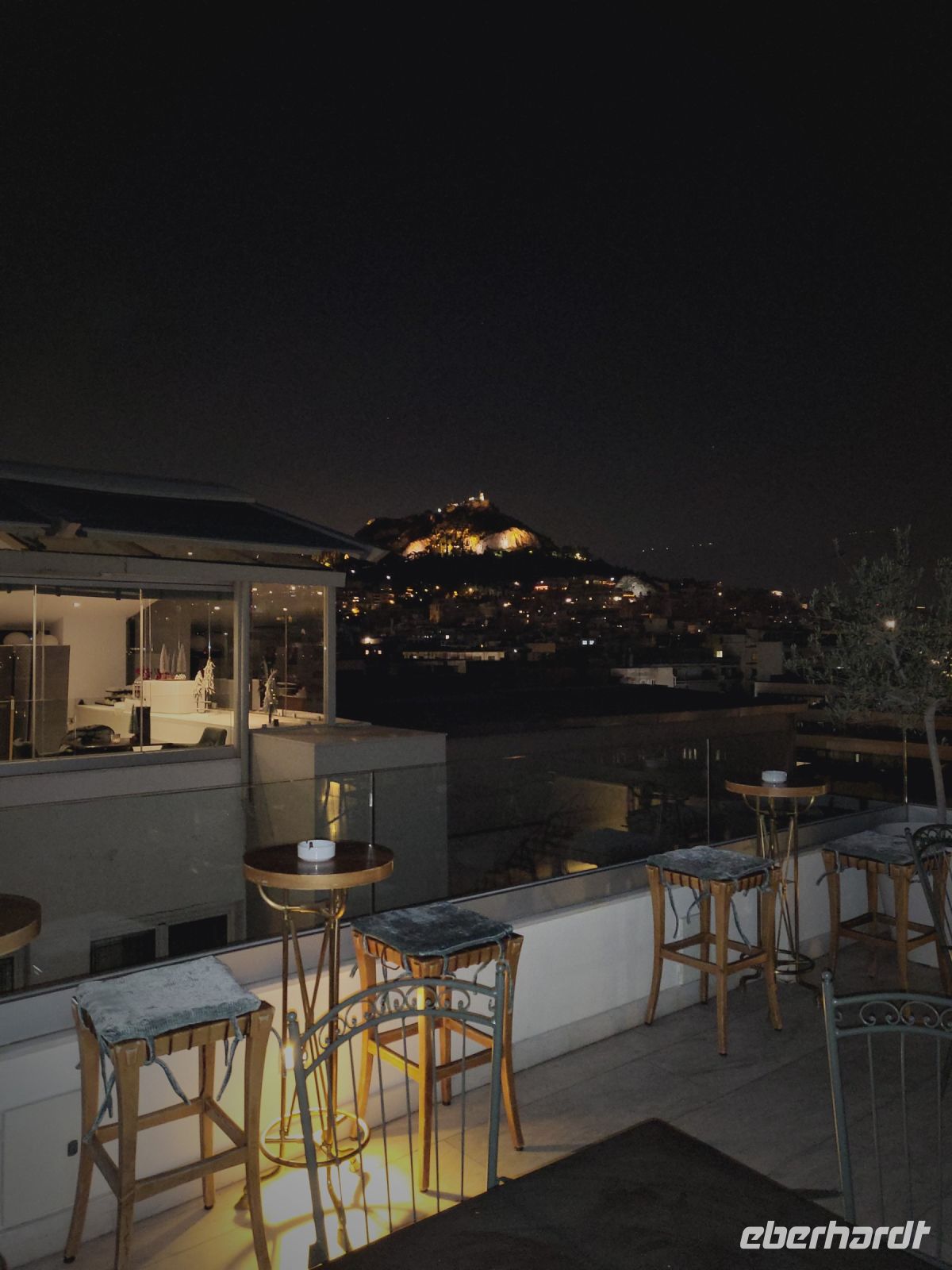 Blick von der Dachterrasse des Hotels