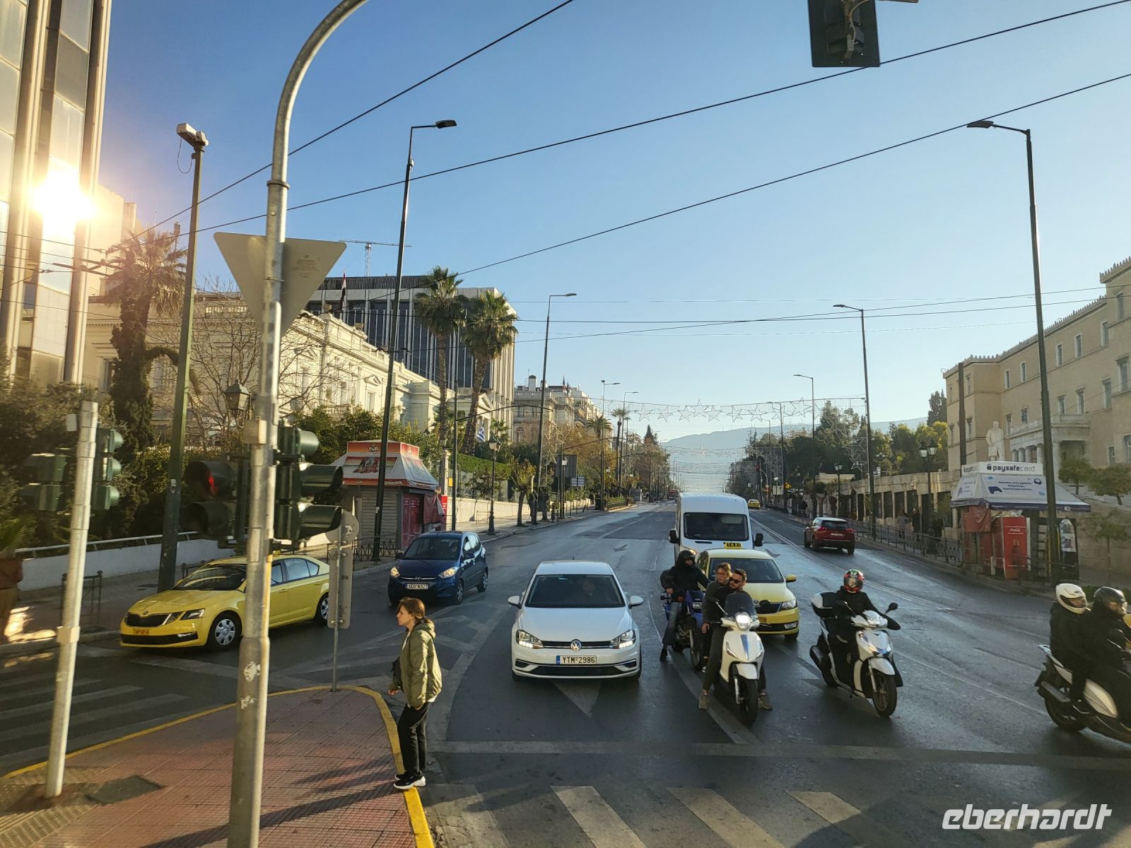 Leere Straßen am Morgen in Athen