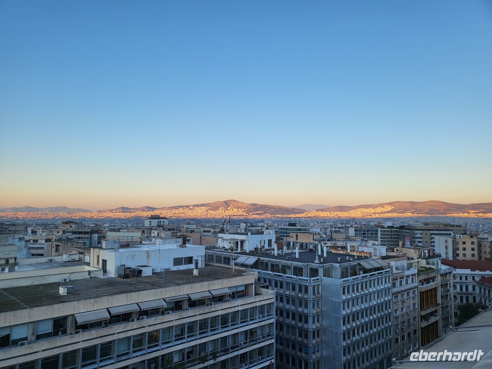 Frühstück auf der Dachterrasse 