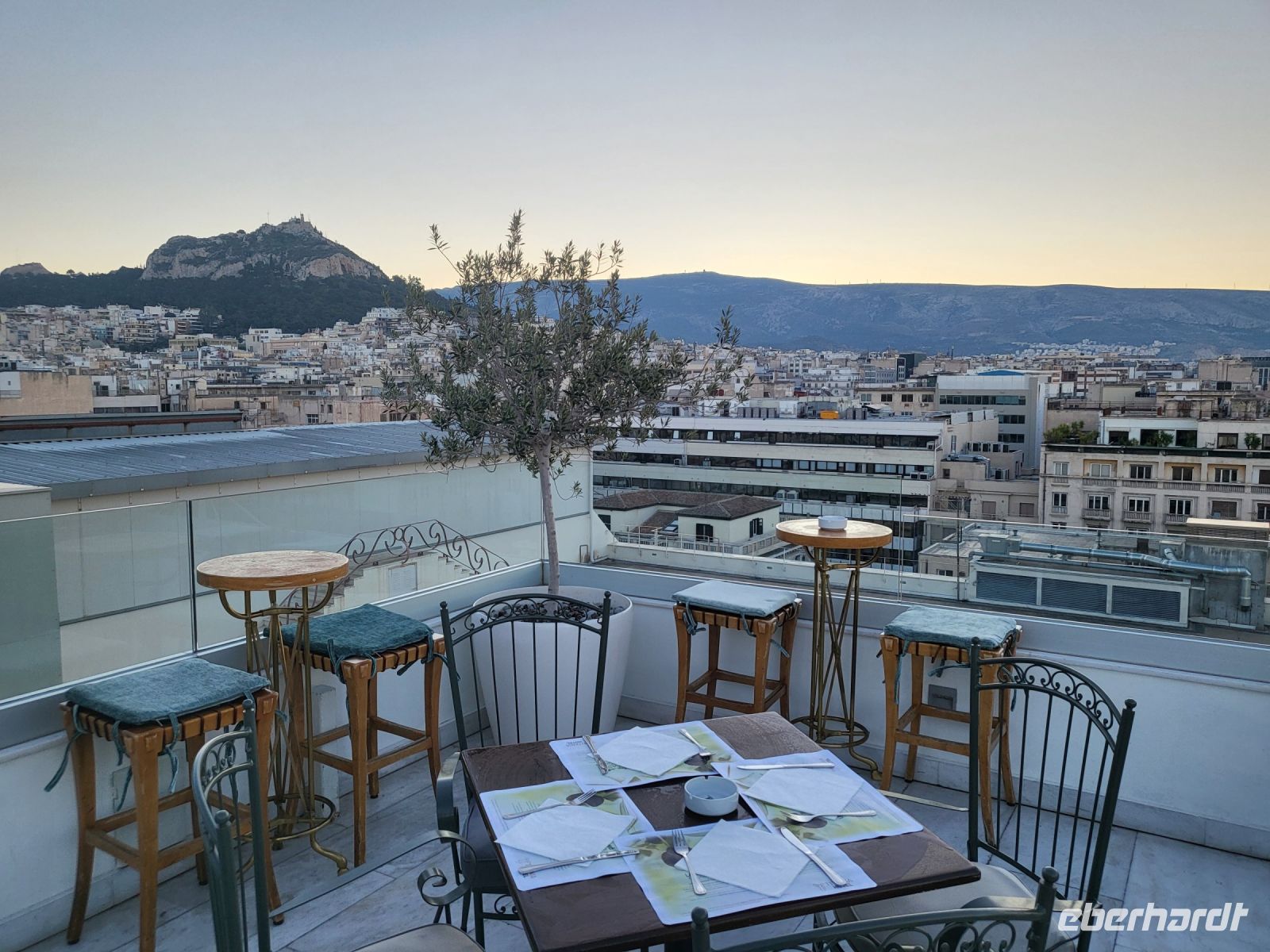 Frühstück auf der Dachterrasse 