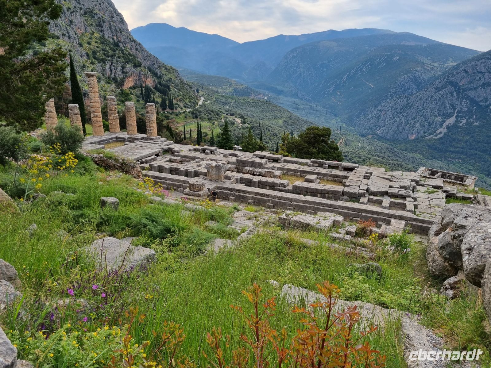 Delphi - Blick vom Theater zum Apollontempel