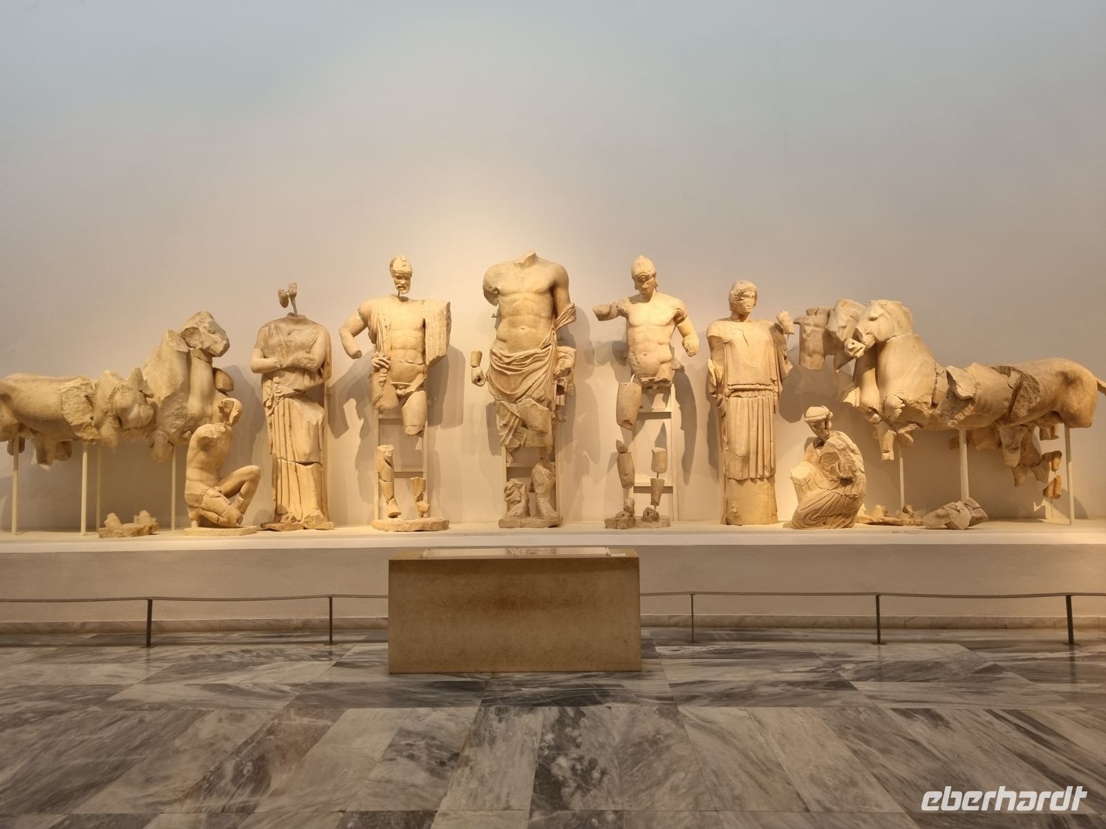 Olympia - Museum (Ostgiebel des Zeustempels)