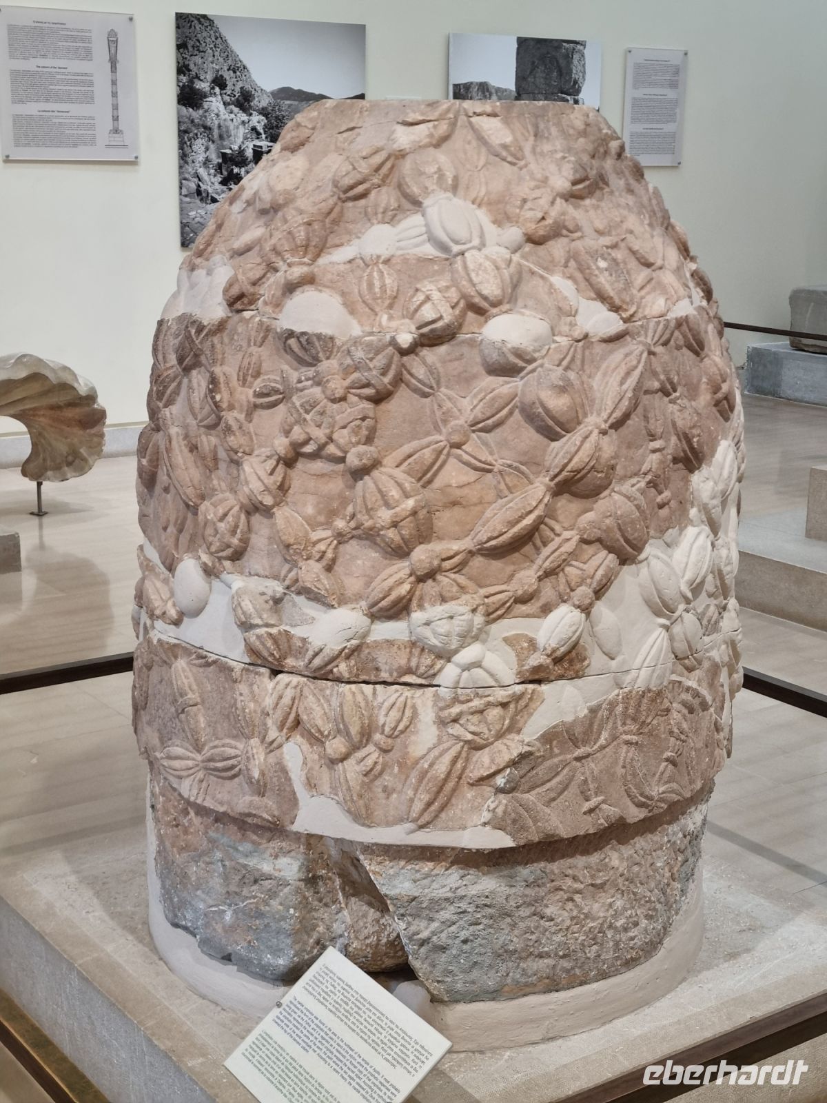 Delphi - Archäologisches Museum (Omphalos-Stein)