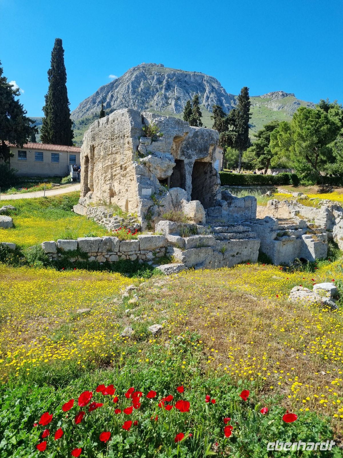 Alt-Korinth - Kalksteinwürfel des Glauke-Quellhauses