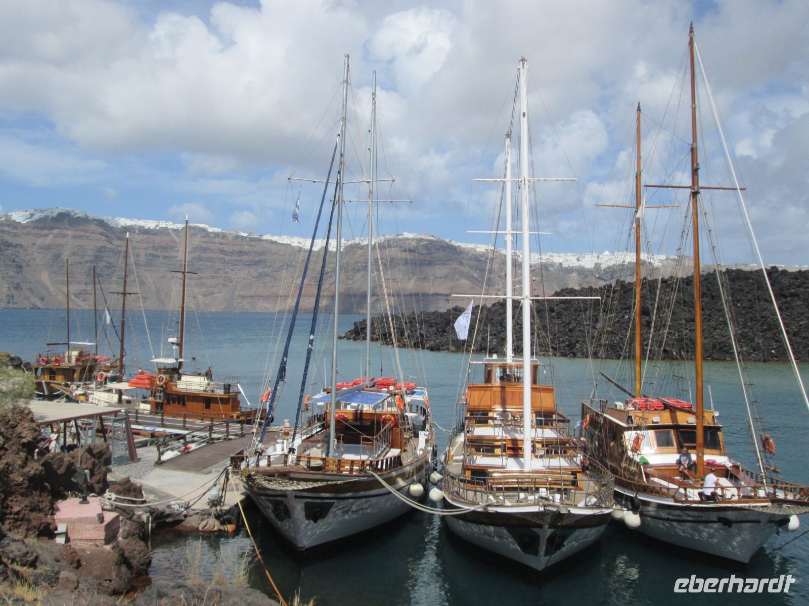 Pier 1 auf Nea Kameni mit Blick auf Thira