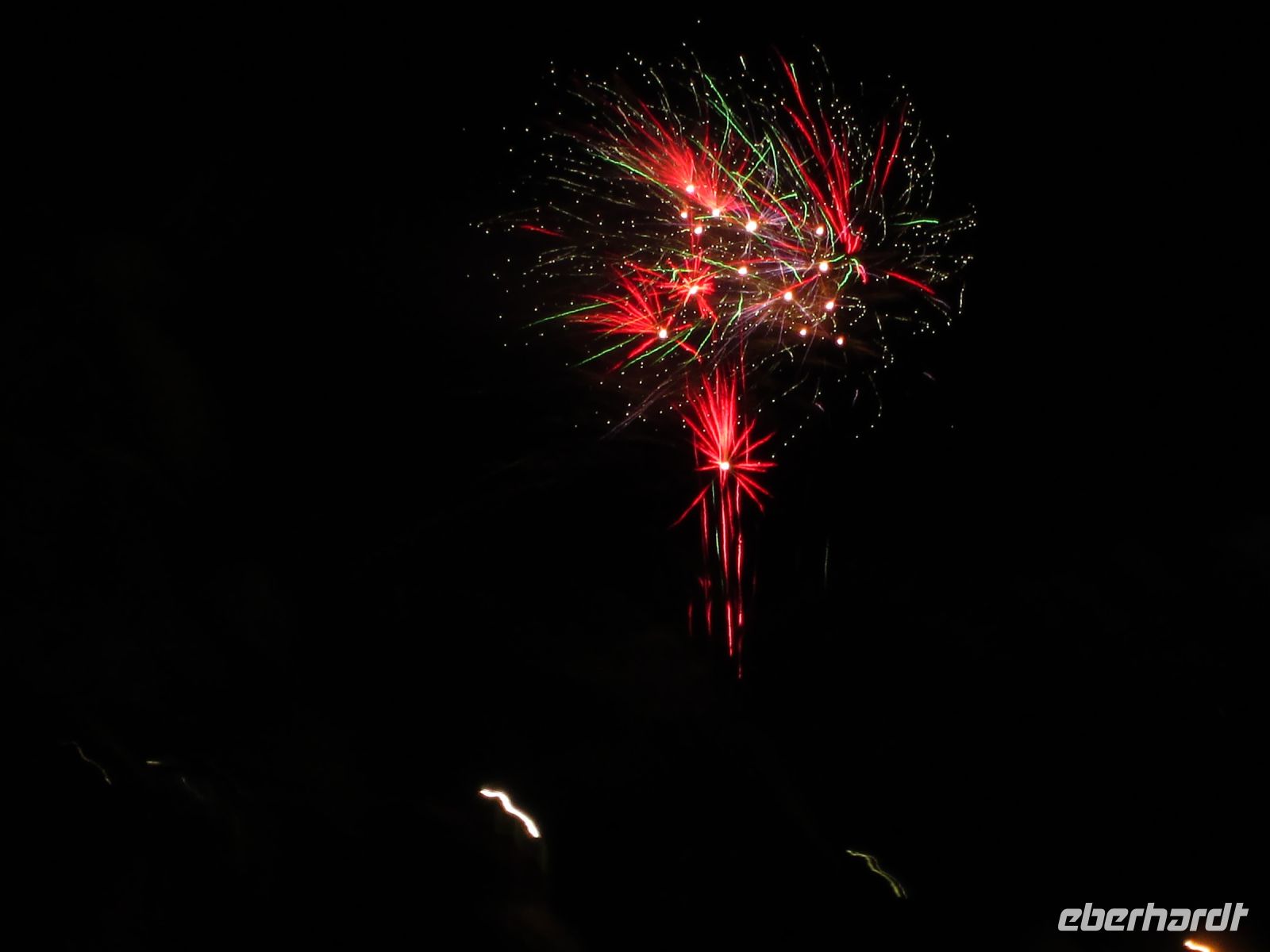 0.00 Uhr auf den Ostersonntag: Feuerwerk 