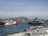 ein Kommen und Gehen auf Paros