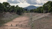 Stadion von Epidaurus - Hier fanden äquivalente Wettkämpfe zu 'Olympia' statt, in Ehren des Asklepios