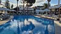 Naxos: Pool im Hotel Alkyoni Beach