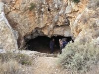 Paros: Besichtigung ehem. oberer Marmorsteinbruch, alter Eingang