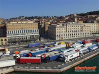 Großer Andrang im Fährhafen