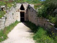 Der Dromos zum Grab von Klytaimnistra in Mykene