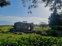 Alt-Korinth - Kalksteinwürfel des Glauke-Quellhauses