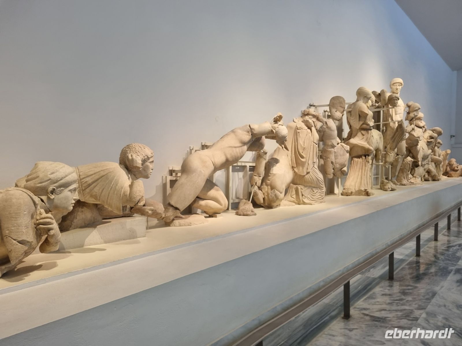 Olympia - Museum (Westgiebel des Zeustempels - 
