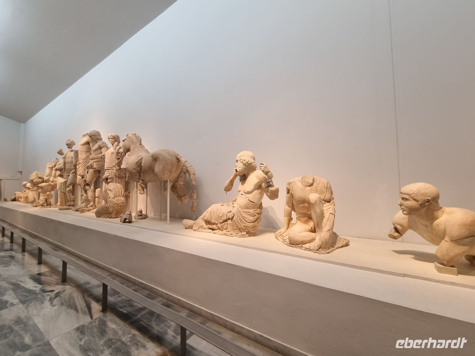 Olympia - Museum (Ostgiebel des Zeustempels - 