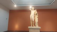 Museum Olympia, Statue
