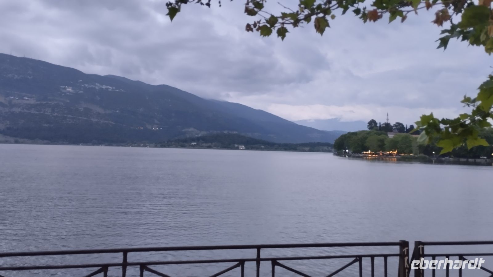 Das Abendessen am Pamvotida-See