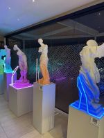 Statuen in unserem Hotel