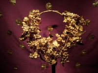 Vergina (Grabbeigaben - Myrtenkranz) &ndash; &copy; Katrin Deutschbein (Eberhardt TRAVEL)