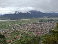 Ausblick vom Meteora-Kloster des Heiligen Stephanos auf Kalambaka (Ebene von Thessalien) &ndash; &copy; Katrin Deutschbein (Eberhardt TRAVEL)