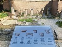 Alt-Korinth (verschiedene Kapitelle) &ndash; &copy; Katrin Deutschbein (Eberhardt TRAVEL)